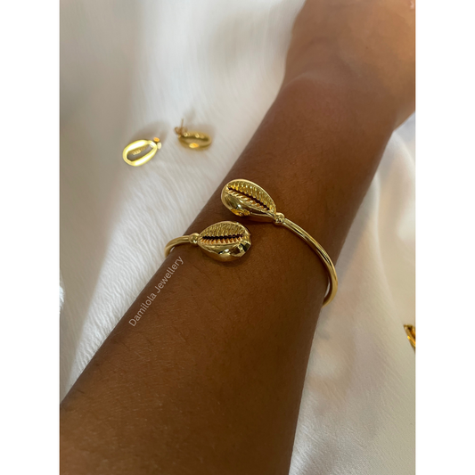 Cowrie Shell Bangle - Gold