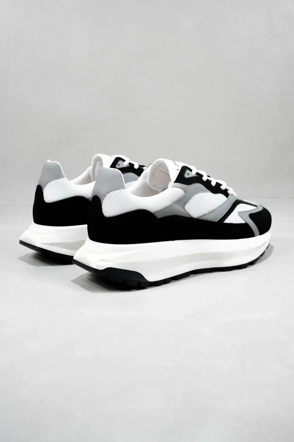 Capo Omni Trainer - Black/White/Light Grey