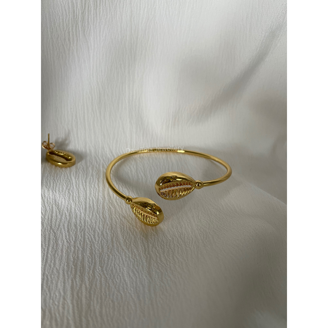 Cowrie Shell Bangle - Gold