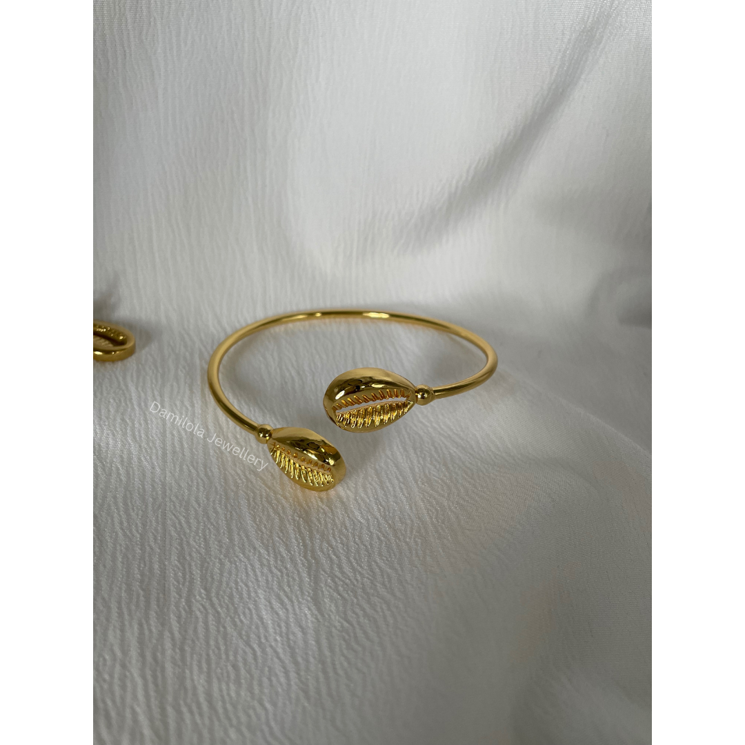 Cowrie Shell Bangle - Gold
