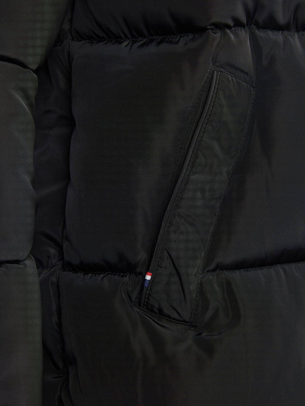 Mens Classic Longlined Puffer Jacket in Black