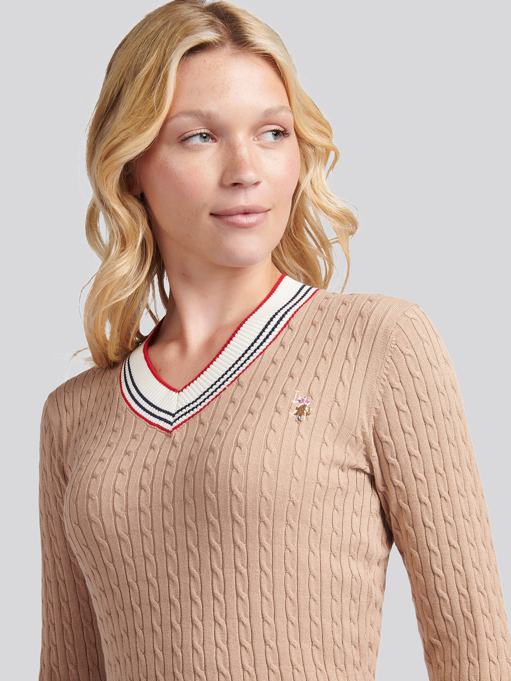Womens Fine Cable Contrast V-Neck Jumper in Natural