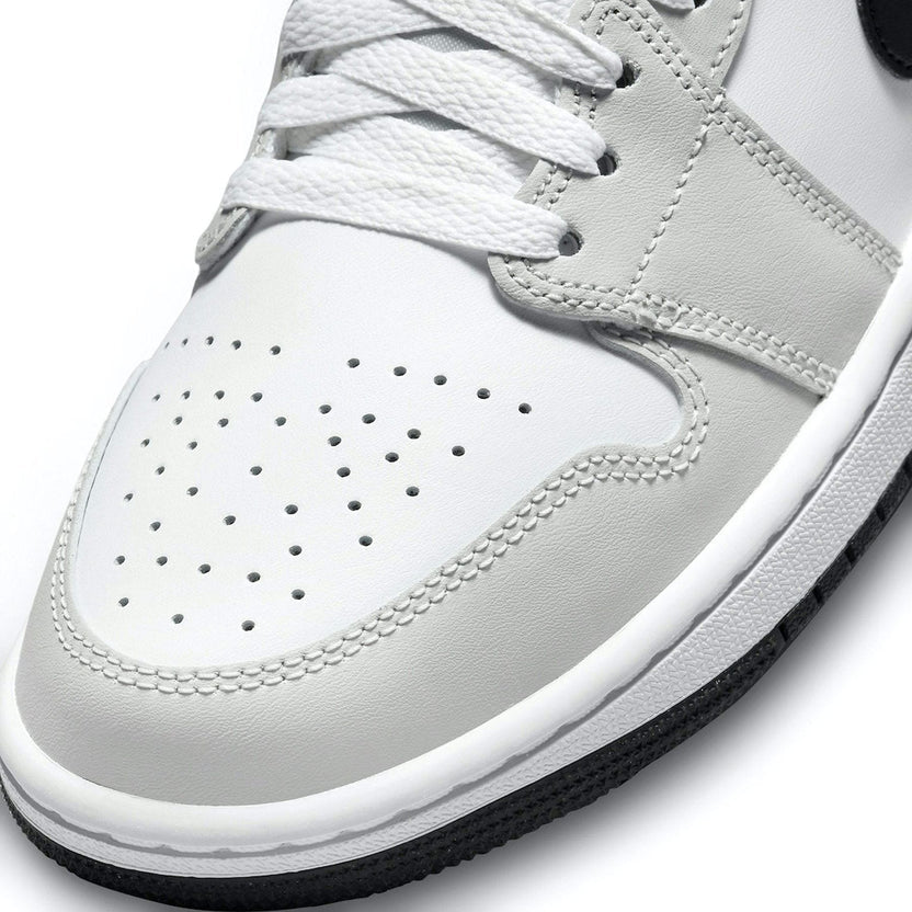 Jordan 1 Mid 'Light Smoke Grey' (W)